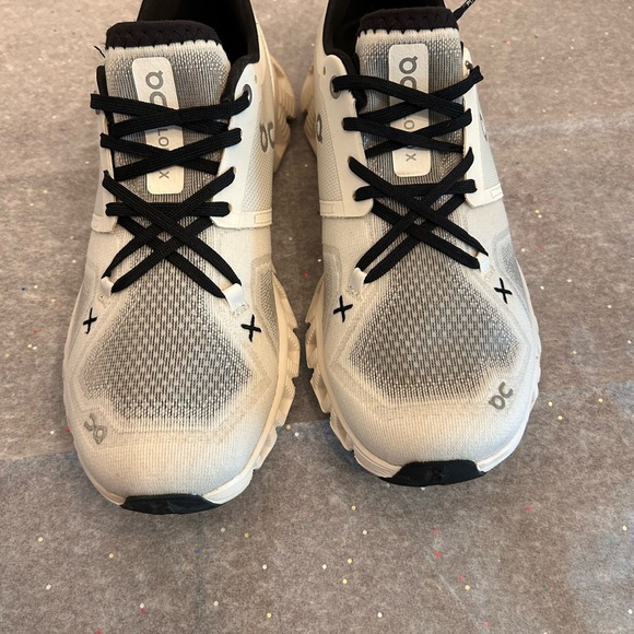 On cloud Running Black and White Athletic Shoes - Picture 2 of 8